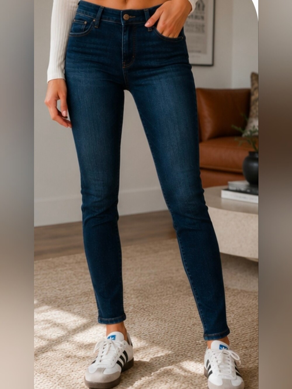 Hollister Women's Super Skinny Jeans in Dark Indigo Size 24